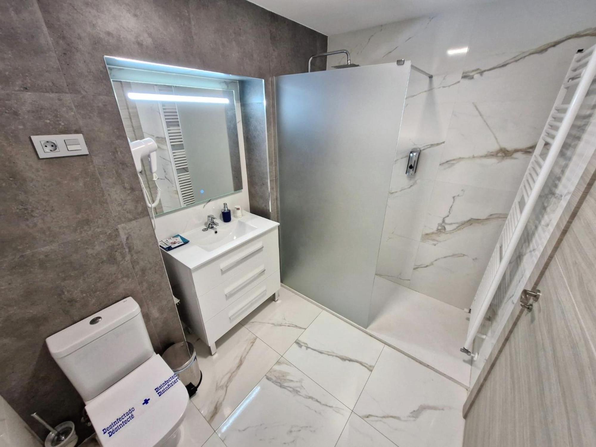 Feeling Home - Suites&Rooms ليون المظهر الخارجي الصورة