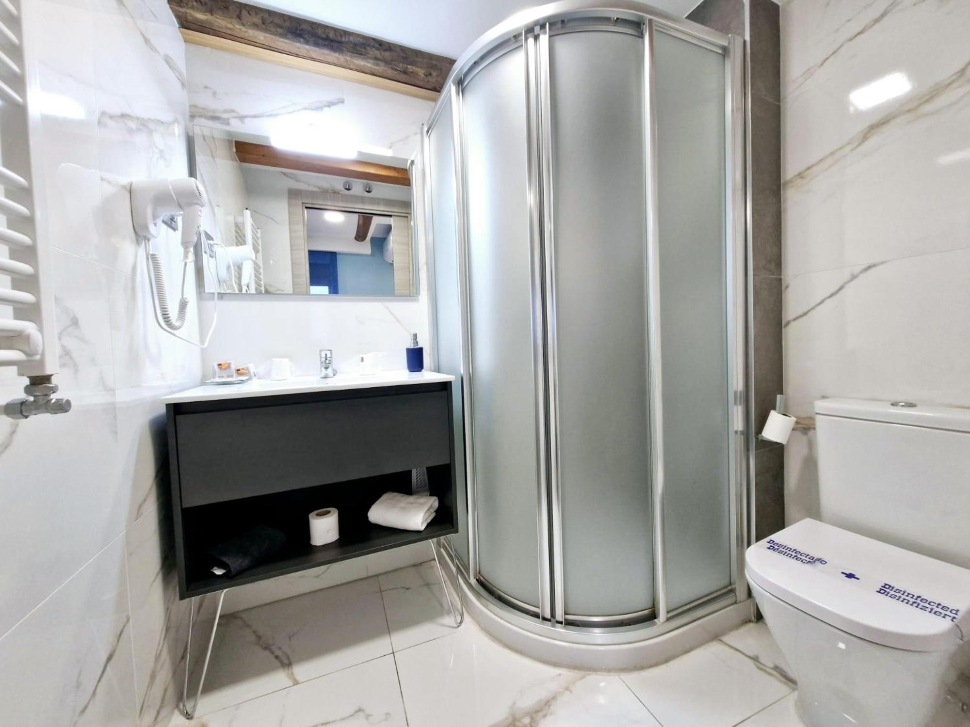 Feeling Home - Suites&Rooms ليون المظهر الخارجي الصورة